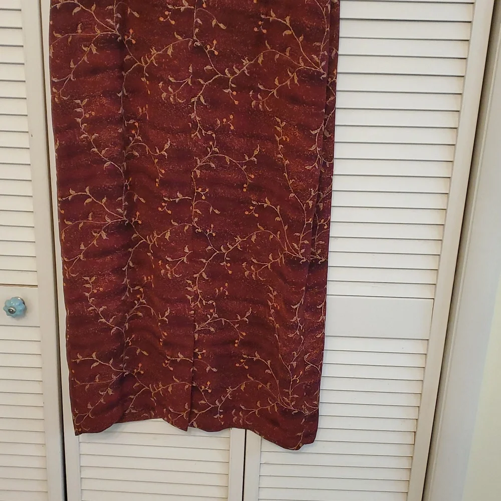 Leslie Fay Elegant Floral Sleeveless Burgundy Dress, Size 18 - Picture 6 of 13